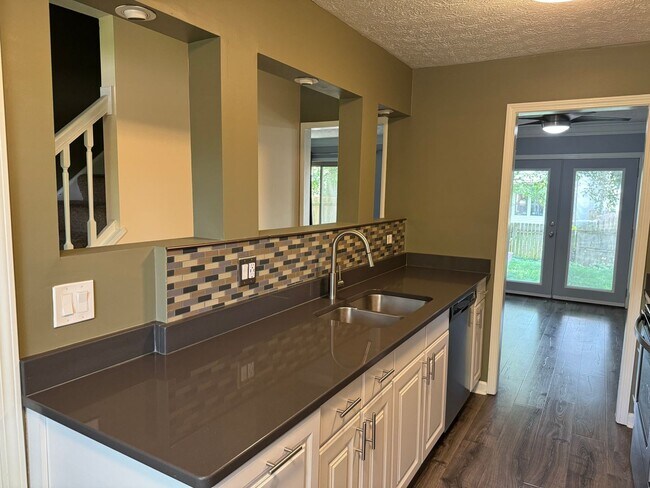 Foto del edificio - 2 Bedroom, 2.5 Bathroom Half Double in Dub...