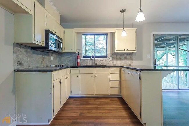 Building Photo - 5545 Sturbridge Way