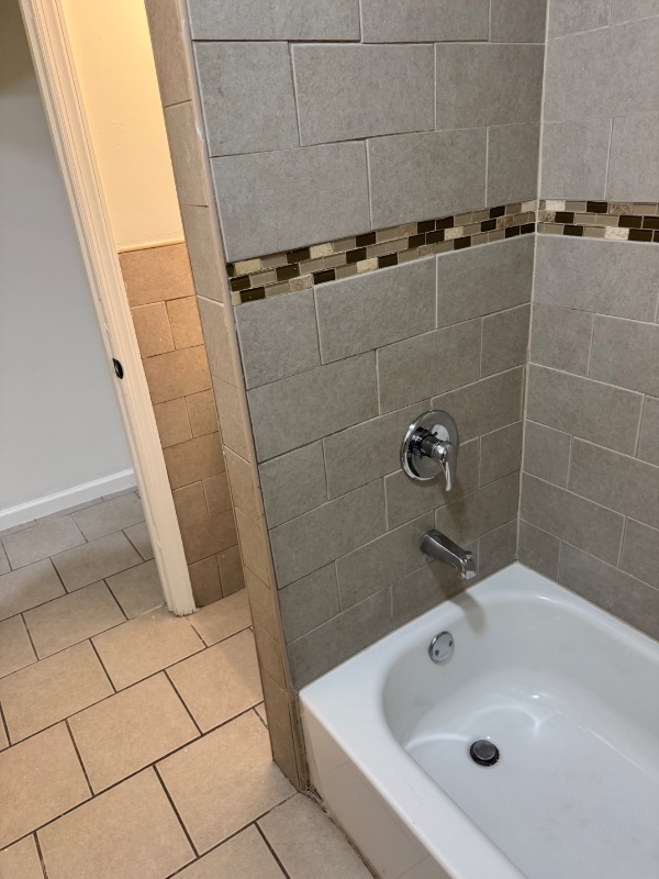 Building Photo - 587 Grove St