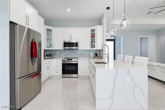 Building Photo - 2330 4th Ave SE