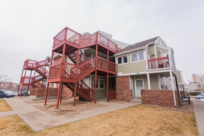 Building Photo - 960 S Dawson Way