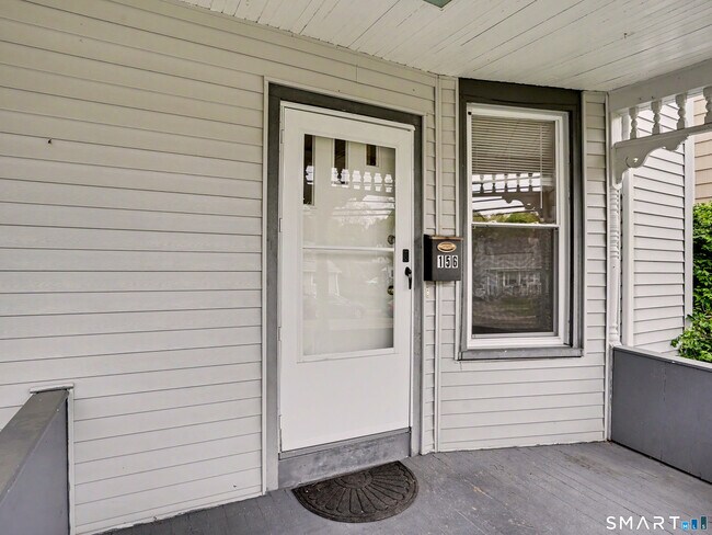 Building Photo - 156 Hawthorne Ave