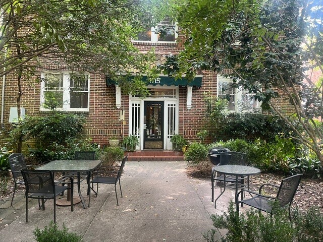 Primary Photo - 1115 Briarcliff Pl NE