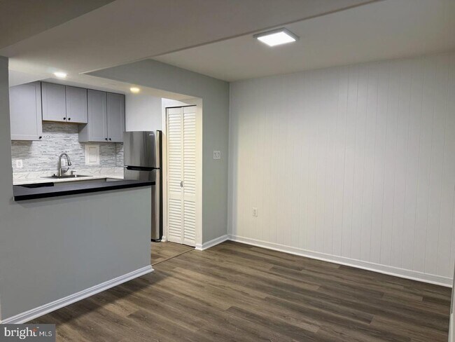 Foto del edificio - 30 Canterbury Square