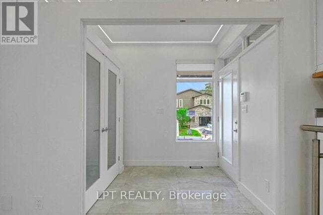 Building Photo - 298 Crestview Rd