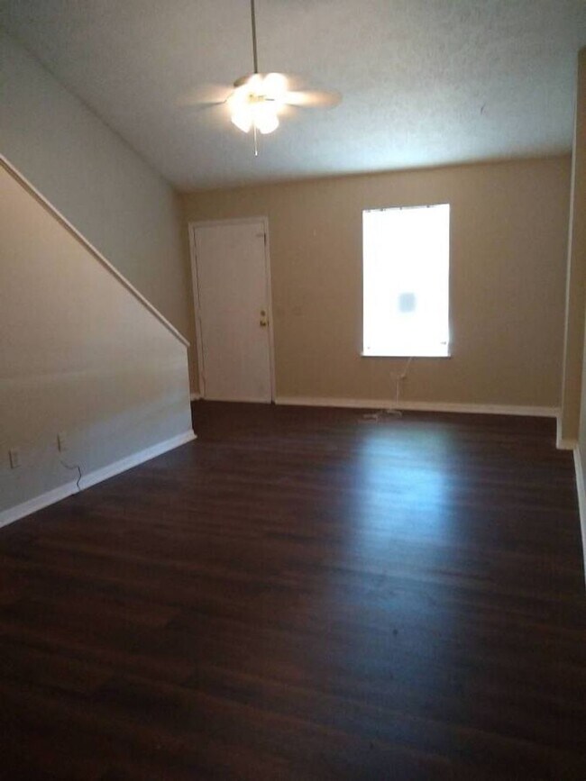 Foto del edificio - 4551 Cedar St