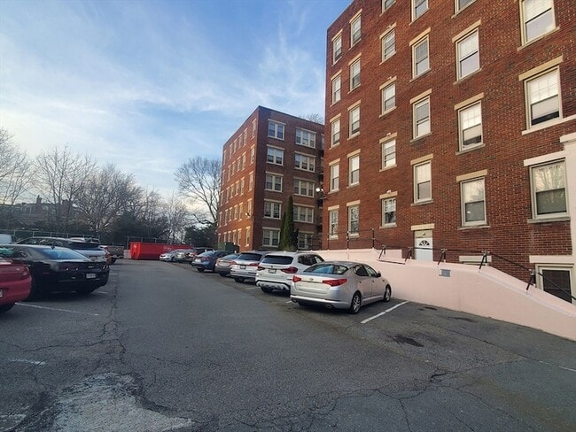 Building Photo - 415 County St