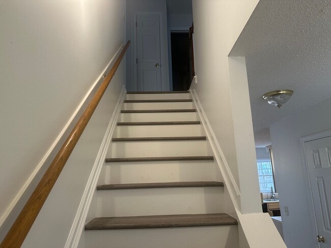 Building Photo - Spacious 4BR, 2.5BA Home in Raleigh