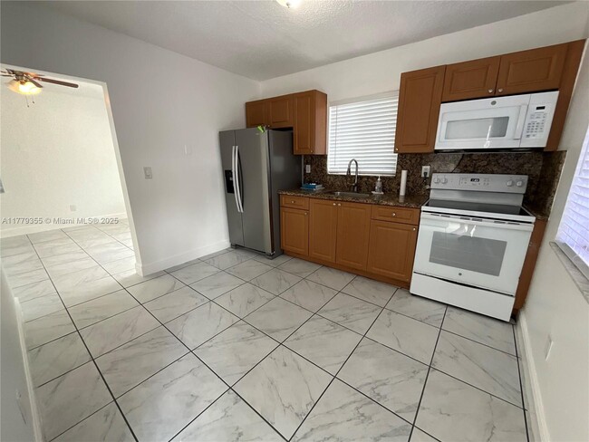 Building Photo - 104 Harry Harris Dr