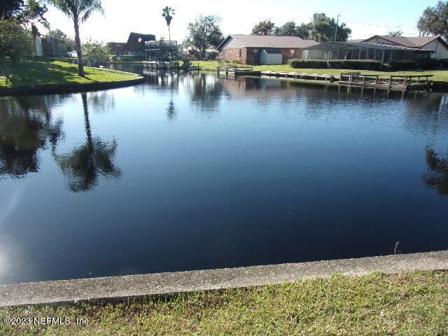 Foto del edificio - 129 Cypress Dr