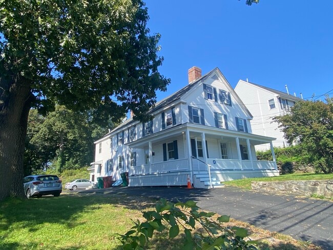 Building Photo - 82 Riverside St