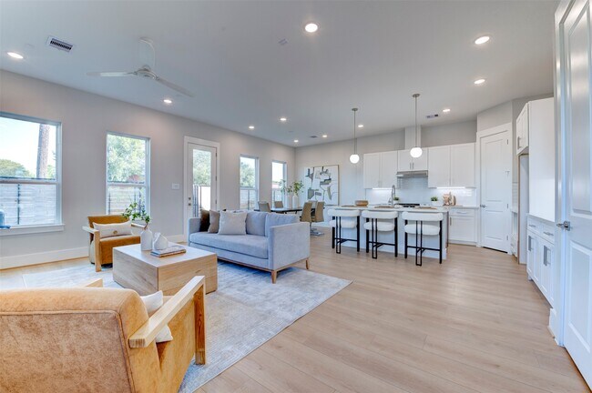 Foto del edificio - 5144 Rosslyn Rd
