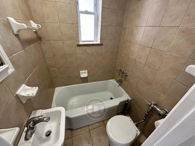 Foto del edificio - 3214 Country Club Rd