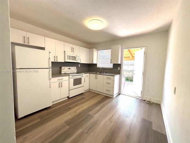 Foto del edificio - 616 SW 4th St
