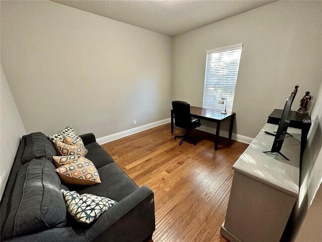 Foto del edificio - 9569 Royal Estates Blvd