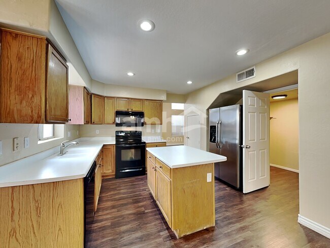 Foto del edificio - 346 E Ivy Street