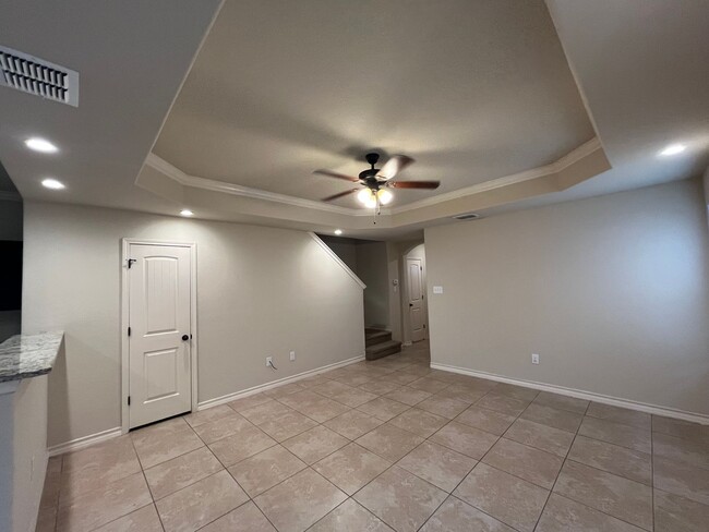 Building Photo - 6639 Mia Way #101, San Antonio, TX. 78233