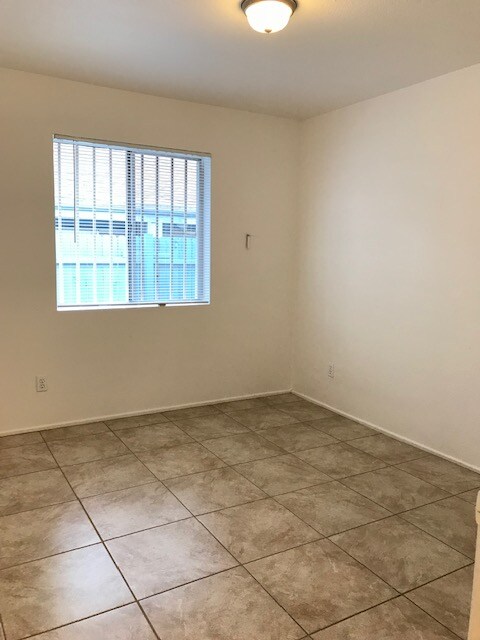 Foto del edificio - 4500 N Oracle Rd
