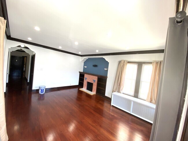 Foto del edificio - 5434 N Spaulding Ave