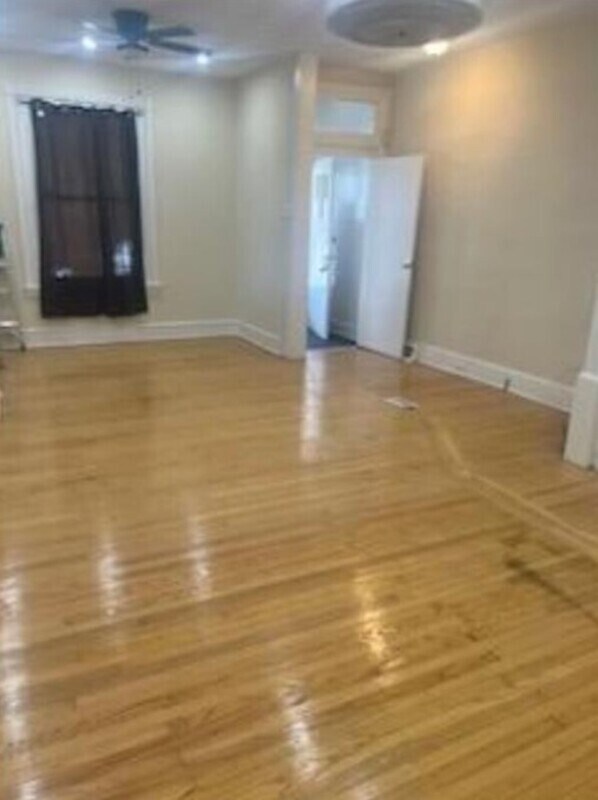 Foto del edificio - 926 Forrester Ave