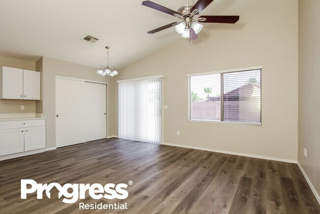 Building Photo - 741 E Monona Dr