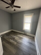 Building Photo - 1212 E 71st St