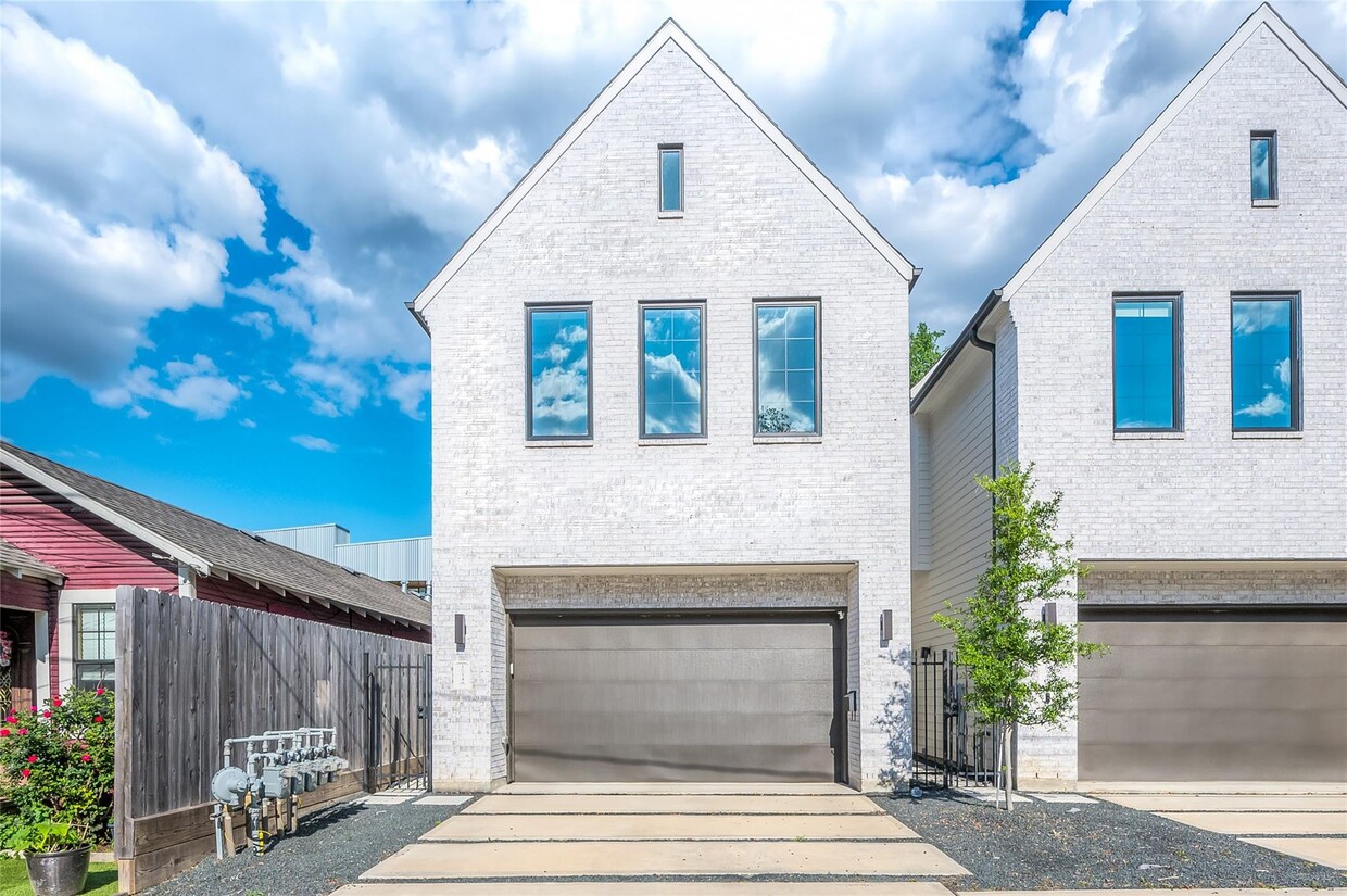 Primary Photo - 1514 Laird St
