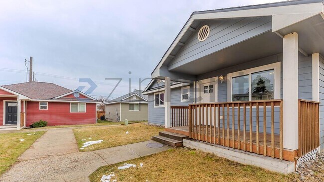 Foto del edificio - 7125 N Crestline St