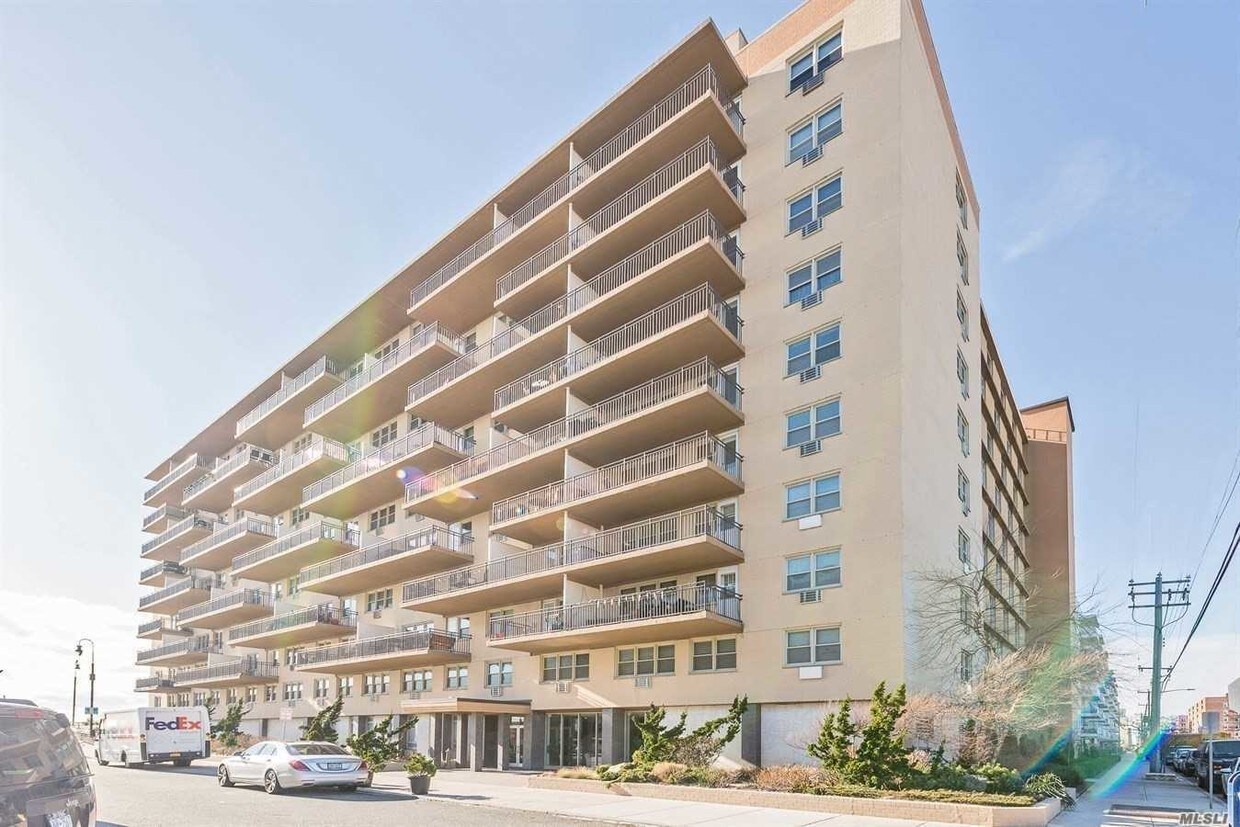 Foto principal - 25 Neptune Blvd