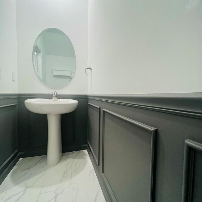 Foto del edificio - 6356 Sailpointe Ln