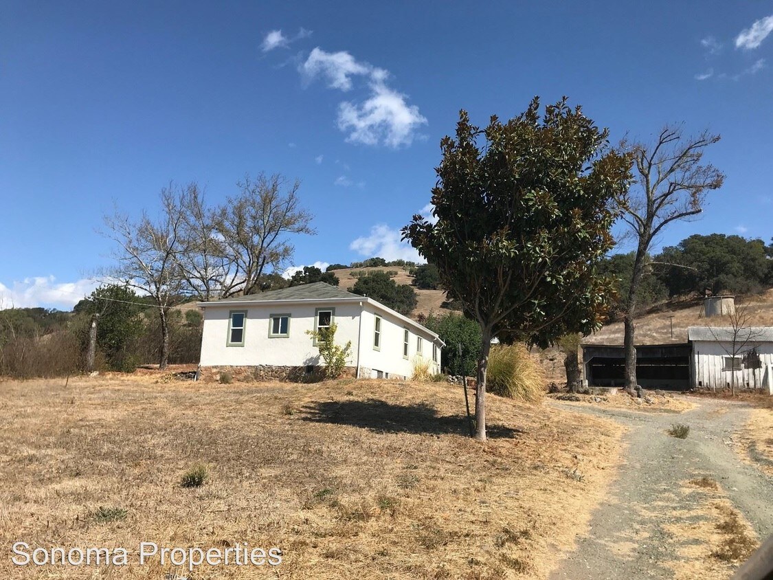 Primary Photo - 3 br, 1 bath House - 4100 Lovall Valley Loop
