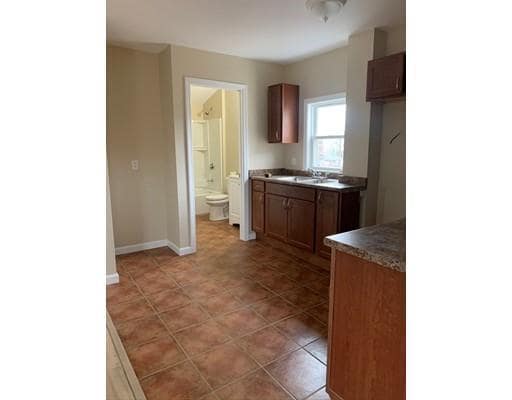 Building Photo - 2 bedroom in New Bedford MA 02746