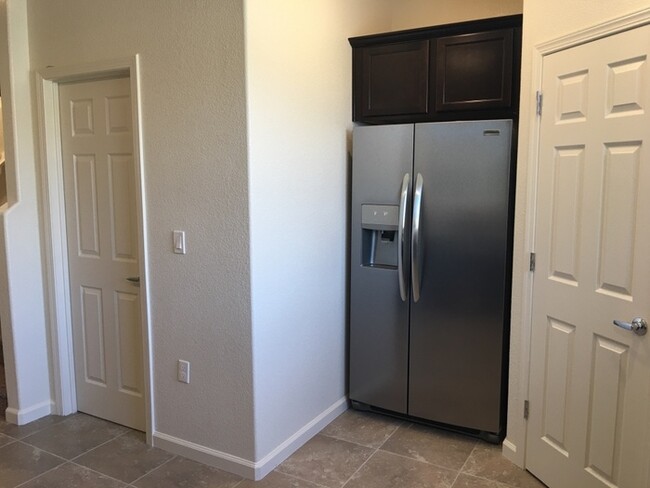 Building Photo - Luxury Townhouse - North McCarran