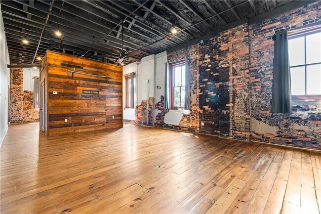 Foto del edificio - 558 St Francis St