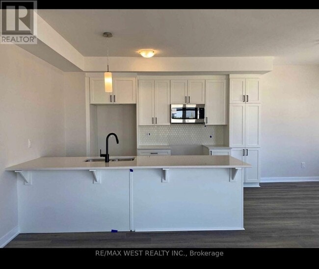 Building Photo - 216 Tussock Private