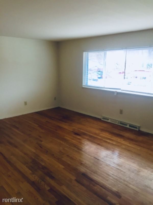 Building Photo - 1 br, 1 bath Apartment - 3900 W Northern Pkwy