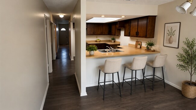 Foto del edificio - 7013 Wesley Ct