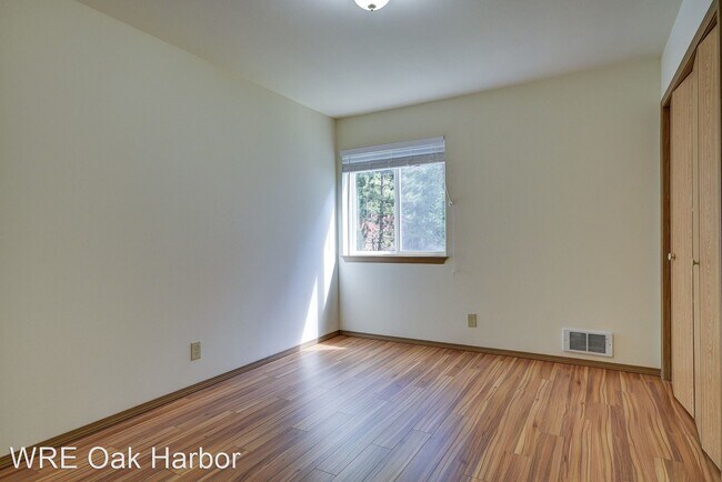Building Photo - 2 br, 1 bath Apartment - 1661 NE 16th Ave ...