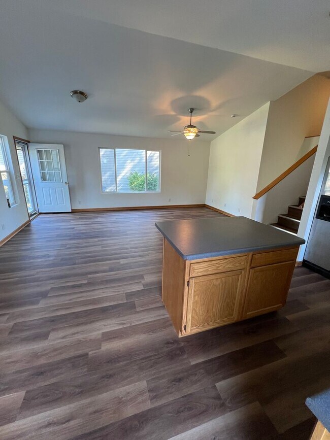Building Photo - Charming Tri-level In Bristol - Lake George