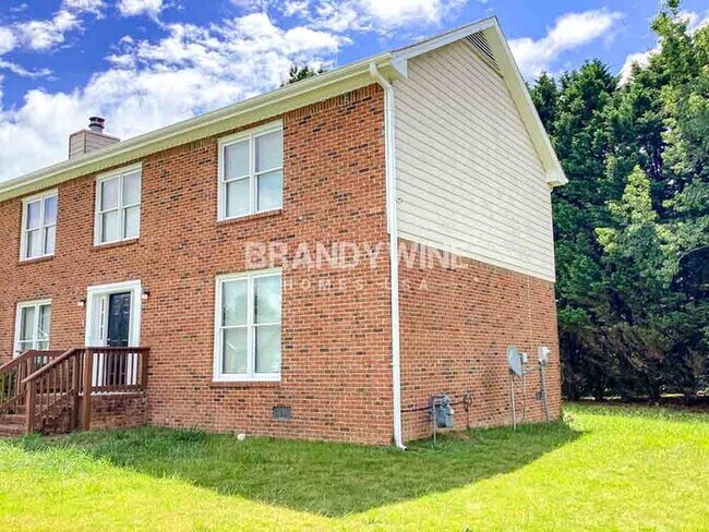 Building Photo - 3030 Hampton Ridge Way