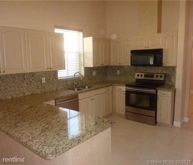 Building Photo - 16708 SW 39th St