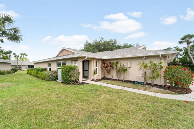 Foto del edificio - 5689 Evergreen Dr