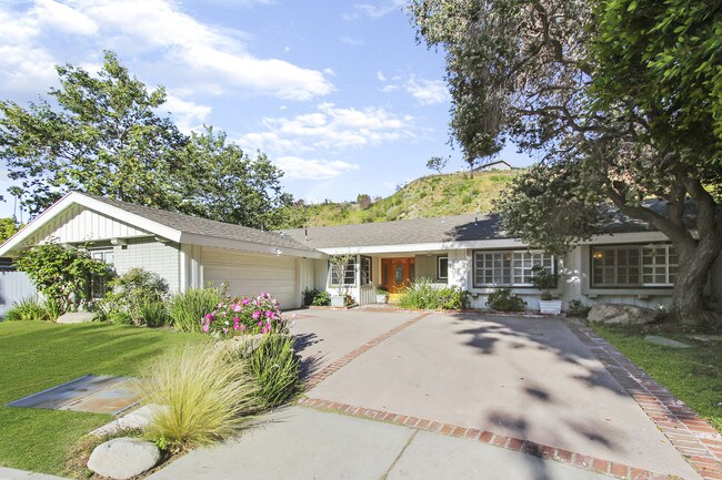 Front of House - 6205 Frondosa Dr