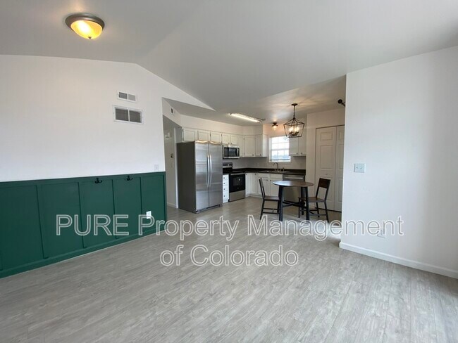 Building Photo - 5708 W Asbury Pl