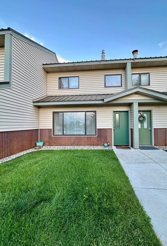 Primary Photo - 284 Talisman Dr