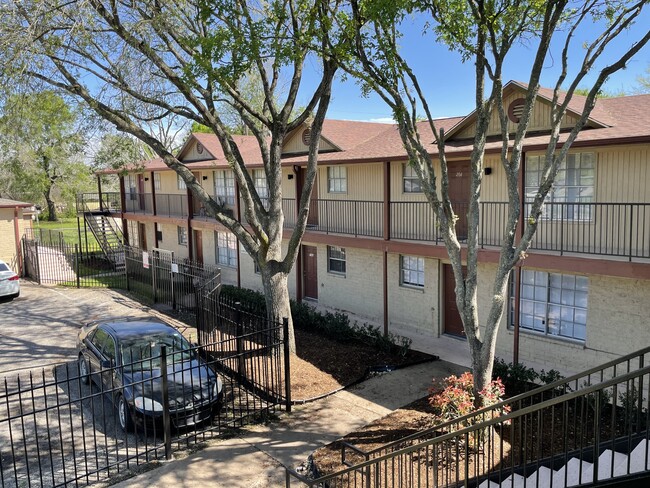 Building Photo - 4710 Airport Blvd