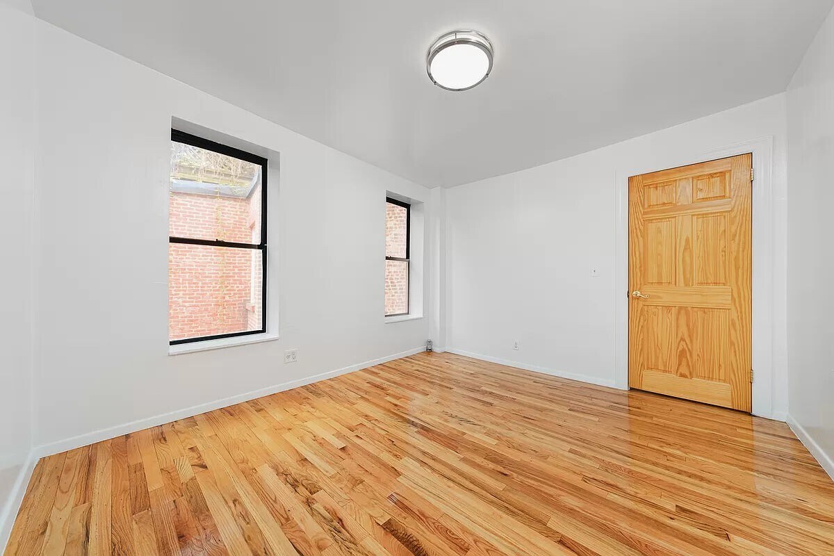 Building Photo - 55 Greenwich Avenue