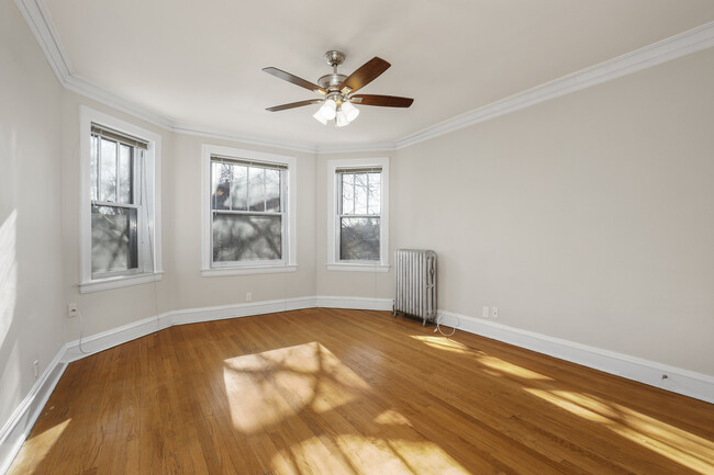 Foto del edificio - 1706 W Cornelia Ave