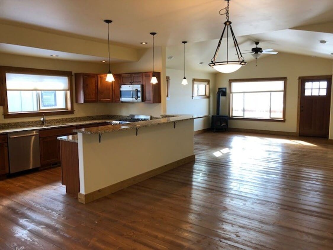 Primary Photo - Beautiful Valley West Home