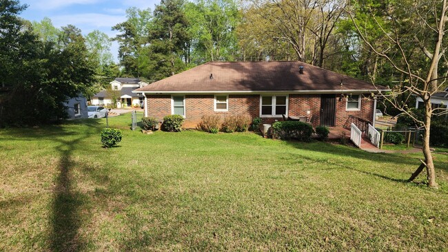 Building Photo - 2 bed 1 bath home in East Atlanta